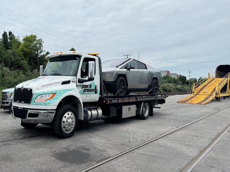 Laurel EV towing